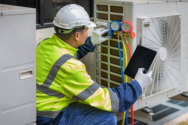 Professional Hvac technician working in Salisbury, MO